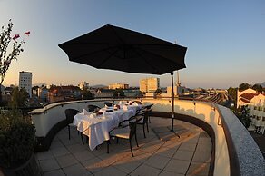 Skycity Hotel Atrigon