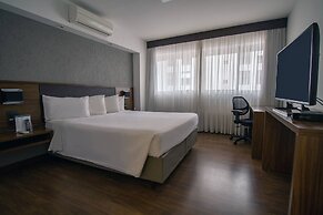 Hotel Deville Curitiba