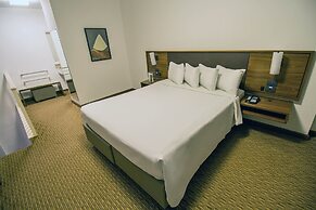 Hotel Deville Curitiba