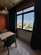 Taj Mahal Continental Hotel