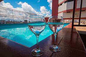 Taj Mahal Continental Hotel