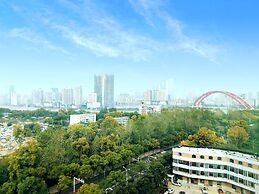 Holiday Inn Riverside Wuhan by IHG