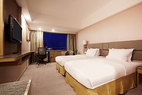 Holiday Inn Riverside Wuhan by IHG