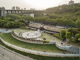 Holiday Inn Riverside Wuhan by IHG