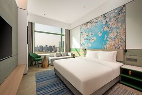 Holiday Inn Riverside Wuhan by IHG