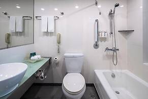 Holiday Inn Riverside Wuhan by IHG