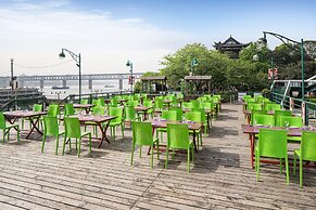 Holiday Inn Riverside Wuhan by IHG