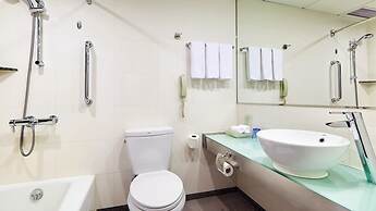 Holiday Inn Riverside Wuhan by IHG