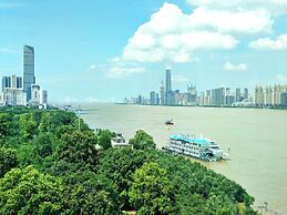Holiday Inn Riverside Wuhan by IHG