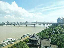 Holiday Inn Riverside Wuhan by IHG