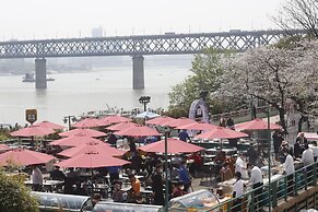 Holiday Inn Riverside Wuhan by IHG