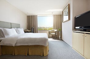 Holiday Inn Riverside Wuhan by IHG