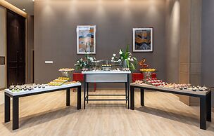 Holiday Inn Riverside Wuhan by IHG