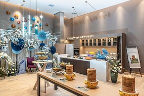 Holiday Inn Riverside Wuhan by IHG