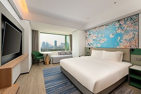 Holiday Inn Riverside Wuhan by IHG