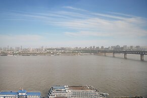 Holiday Inn Riverside Wuhan by IHG
