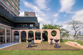 Holiday Inn Riverside Wuhan by IHG