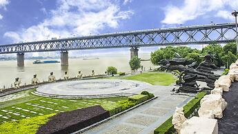 Holiday Inn Riverside Wuhan by IHG