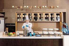 Holiday Inn Riverside Wuhan by IHG