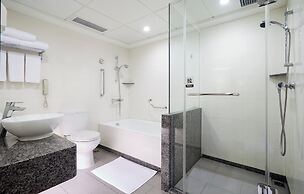 Holiday Inn Riverside Wuhan by IHG