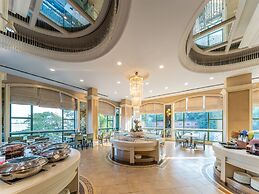 Holiday Inn Riverside Wuhan by IHG