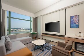 Holiday Inn Riverside Wuhan by IHG