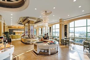 Holiday Inn Riverside Wuhan by IHG