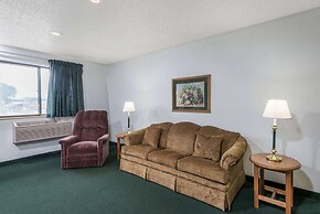 Super 8 by Wyndham New Stanton