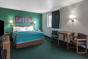 Super 8 by Wyndham New Stanton