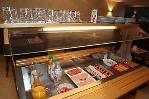 The Originals Boutique, Hôtel Les Trois Roses, Grenoble Meyla