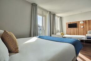 Hotel Atrium by HappyCulture