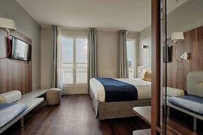 Hotel Atrium by HappyCulture