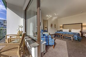 Bernstein Villa Kastania