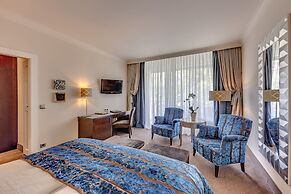 Bernstein Villa Kastania