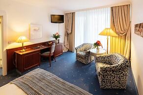 Bernstein Villa Kastania