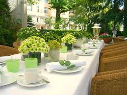 Bernstein Villa Kastania