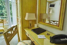 Bernstein Villa Kastania