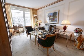 Bernstein Villa Kastania