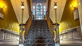 Grand Hotel