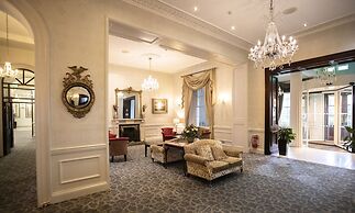 Grand Hotel
