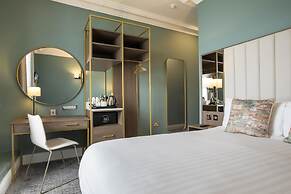 Grand Hotel