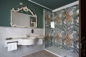 De La Pace, Sure Hotel Collection by Best Western