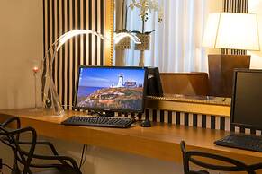 De La Pace, Sure Hotel Collection by Best Western