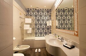 De La Pace, Sure Hotel Collection by Best Western