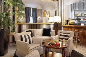 De La Pace, Sure Hotel Collection by Best Western