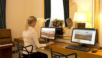 De La Pace, Sure Hotel Collection by Best Western