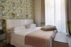 De La Pace, Sure Hotel Collection by Best Western