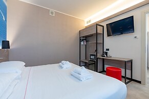 Jet Hotel, Sure Hotel Collection by Best Western