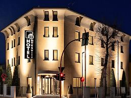 Hotel Ovest