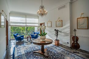 Majestic Palace Hotel